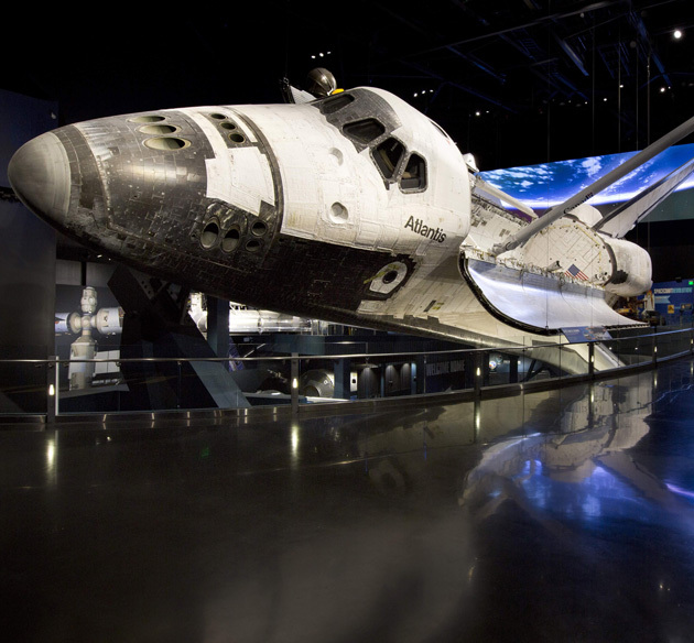 MISSION ZONE exhibit:<br />
Space Shuttle Atlantis